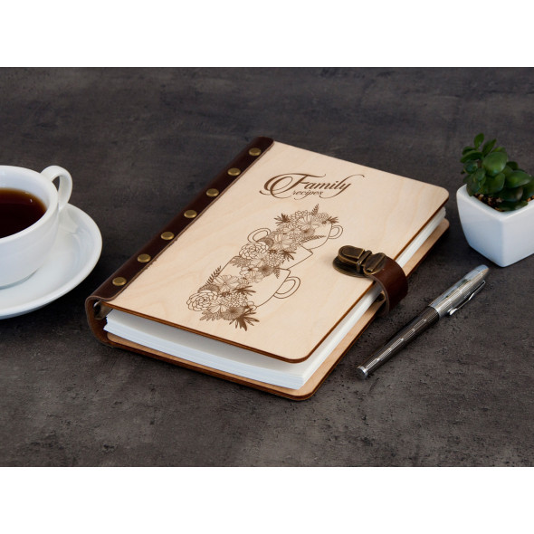 Книга для запису рецептів «Family recipes»