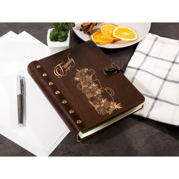 Книга для запису рецептів «Family recipes»