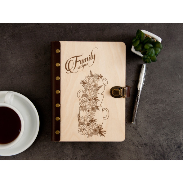 Книга для запису рецептів «Family recipes»