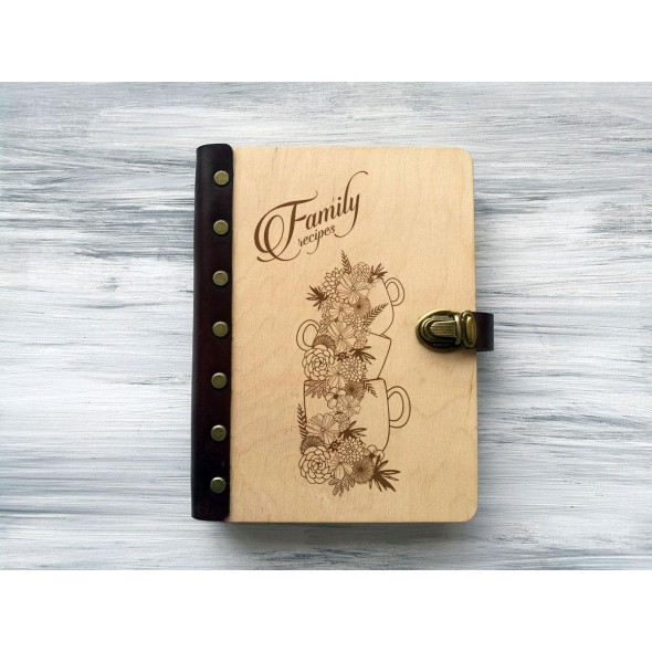 Книга для запису рецептів «Family recipes»