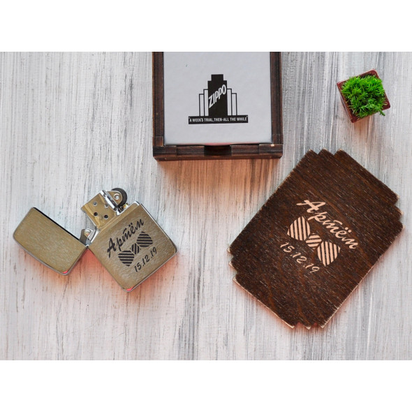 Стильна запальничка Zippo з іменним гравіюванням у подарунковій дерев'яній коробці
