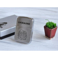 Стильна запальничка Zippo з гравіюванням герба України в подарунковій коробці