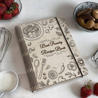 Кулінарна книга Дерев'яна в обкладинці з гравіюванням Best family recipe book на 75 аркушів від 