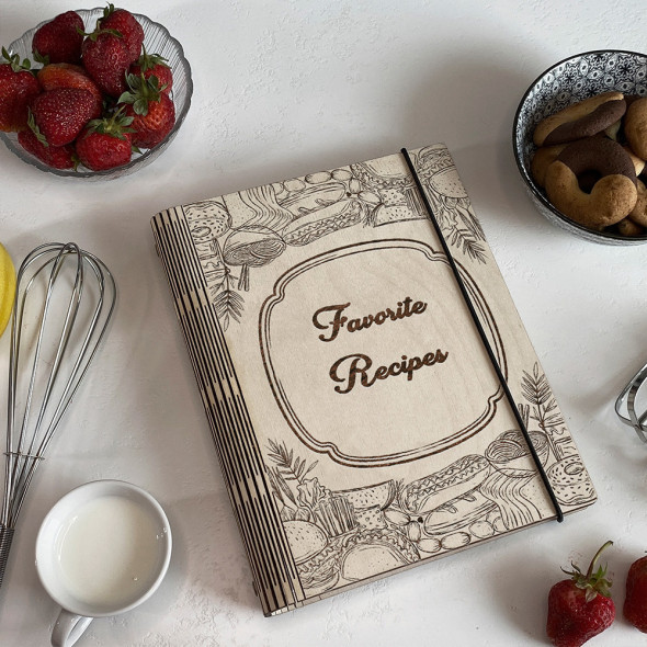 Книга из дерева на 75 листов Кулинарная с гравировкой  Mam`s recipe book от 