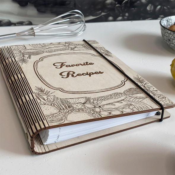 Книга из дерева на 75 листов Кулинарная с гравировкой  Mam`s recipe book от 