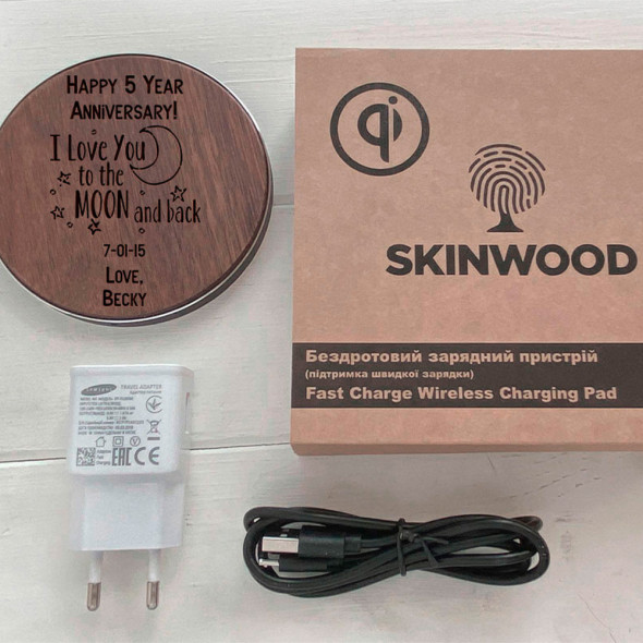 Дерев'яна бездротова зарядка Fast Charger для телефону з гравіюванням Love Moon 