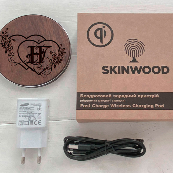 Бездротова Дерев'яна зарядка Fast Charger для телефону з гравіюванням Heart 