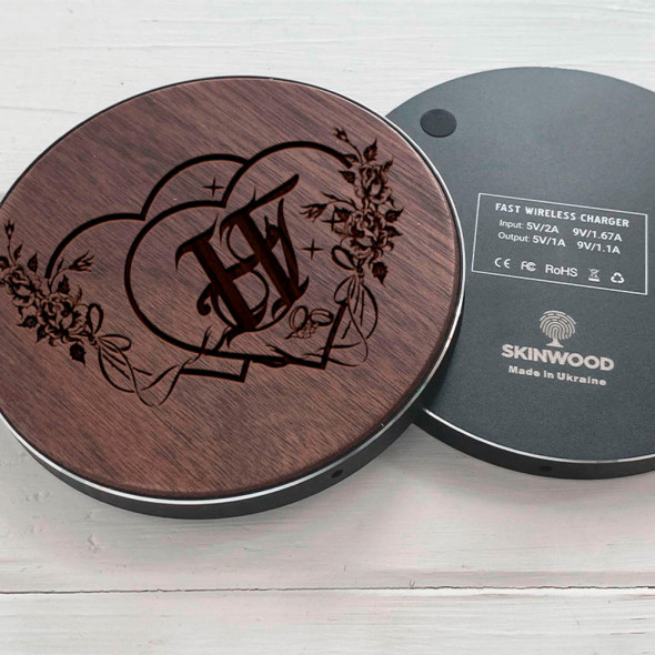 Бездротова Дерев'яна зарядка Fast Charger для телефону з гравіюванням Heart 