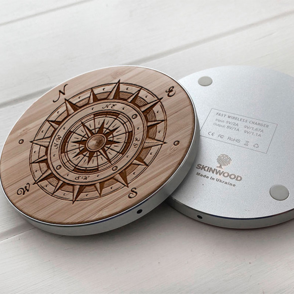 Бездротова зарядка з дерева для телефону Fast Charger з гравіюванням Compass 