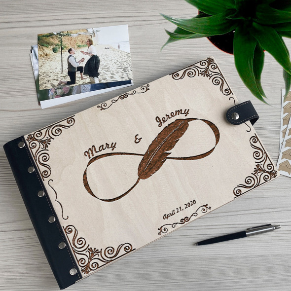 Альбом для фотографій у дерев'яній обкладинці з індивідуальним гравіюванням Нескінченність від 