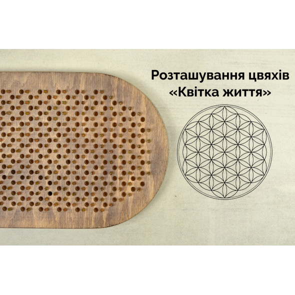 Дошки Садху овальна з гравіюванням листя з жовтими цвяхами для початківців з кроком 10 мм