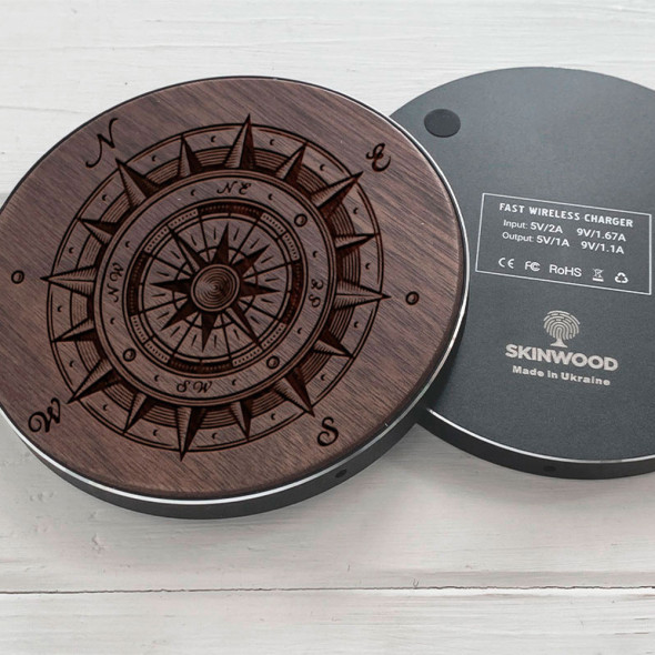 Бездротова зарядка з дерева для телефону Fast Charger з гравіюванням Compass 
