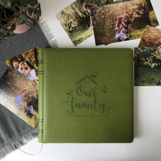 Альбом для фотографій з екошкіри "Our Family" Зелений 23х23 см RM05-03