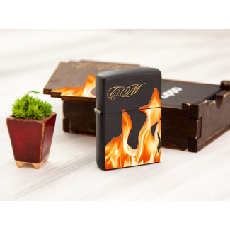 Вогняна запальничка Zippo з гравіюванням ініціалів на замовлення