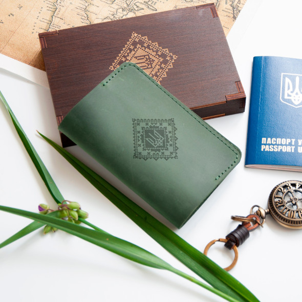 Шкіряна обкладинка на паспорт з патріотичним гравіюванням, Коричневий, 10х15,5см