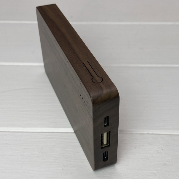 Powerbank зовнішній акумулятор із дерева з гравіюванням 