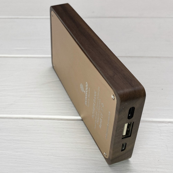 Powerbank портативний зарядний пристрій з дерева з гравіюванням 