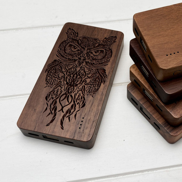 Powerbank зовнішній акумулятор із дерева з гравіюванням 