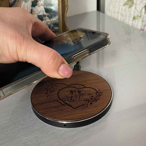 Зарядка з дерева бездротова для телефону Fast Charger з гравіюванням 