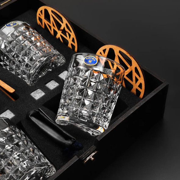 Келихи для віскі подарунок чоловіку, 4 келихи 280 мл Bohemia Diamond в темному дереві