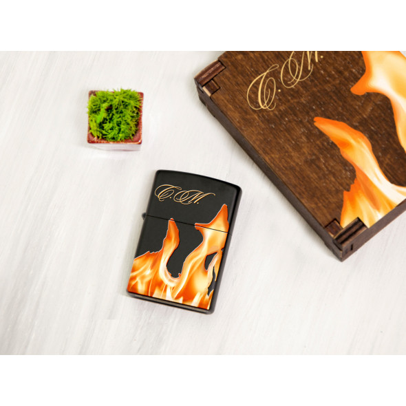 Вогняна запальничка Zippo з гравіюванням ініціалів на замовлення