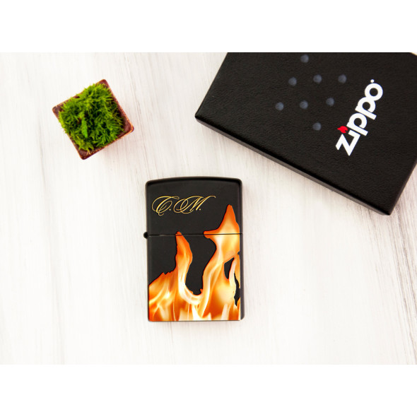 Вогняна запальничка Zippo з гравіюванням ініціалів на замовлення