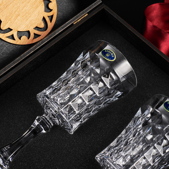 Набір келихів для вина кришталь 2 шт. "Bohemia Diamond" 200 мл