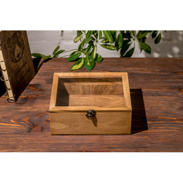 Подарункова упаковка з дерева зі скляною кришкою на День Народження чоловікові | M - 208x180x82 мм