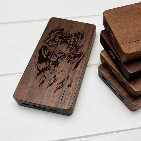 Powerbank Зовнішній акумулятор із дерева з гравіюванням 
