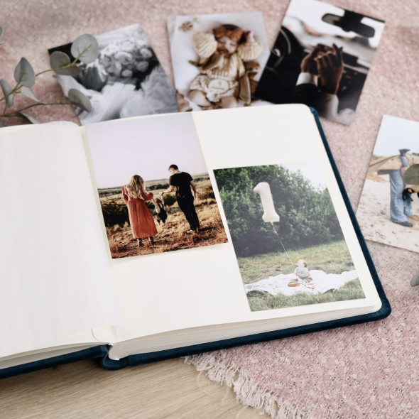Сімейний фотоальбом з велюру "Family Stories"" 23х23 см