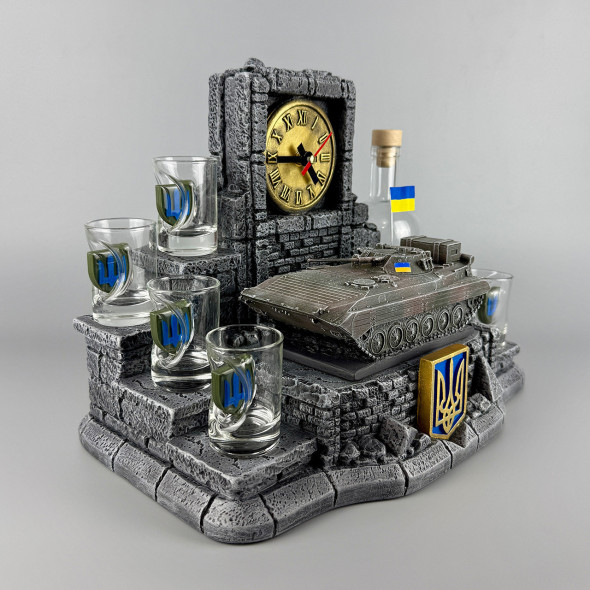 Подарунковий набір для горілки "БМП-2" ручна робота | Декор для робочого столу