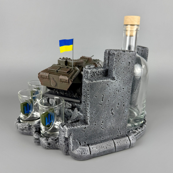 Подарунковий набір для горілки "БТР-70" ручна робота | Подарунок на день захисника України