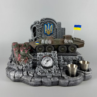 Подарунковий набір штоф з годиннкиом "БТР-70" стопки та фляга 300 мл | Декор для барної зони