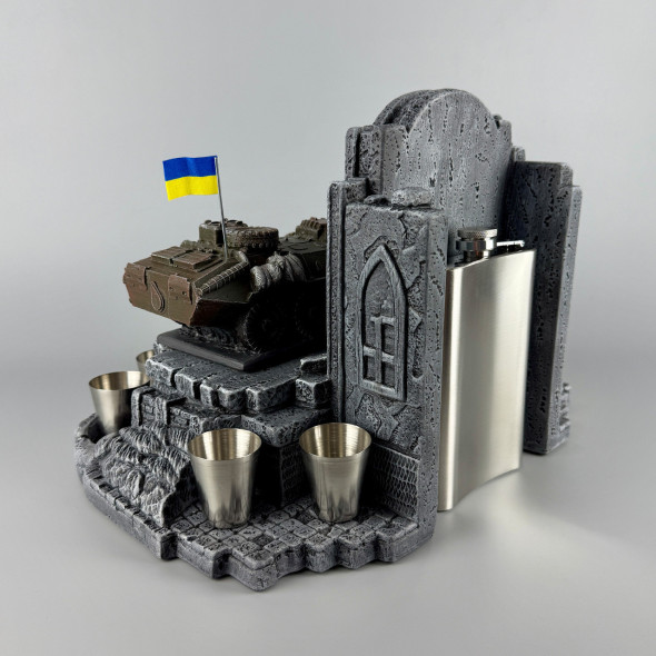 Подарунковий набір штоф з годиннкиом "БТР-70" стопки та фляга 300 мл | Декор для барної зони