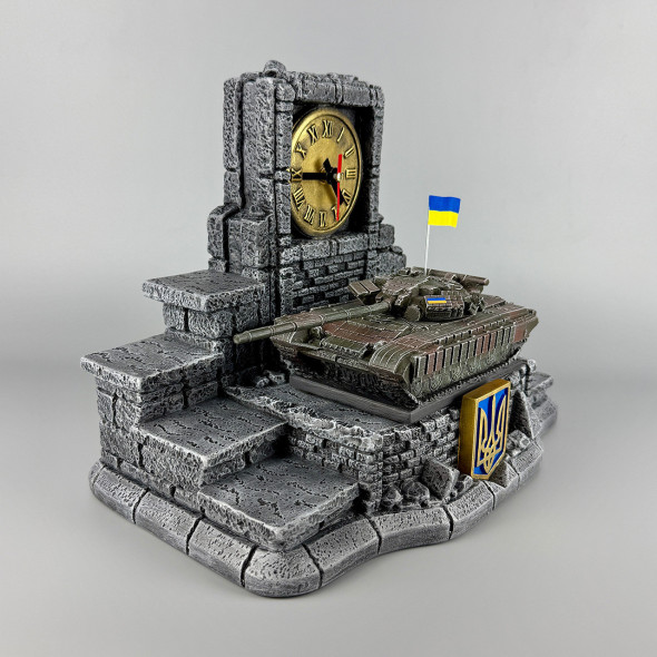 Штоф сувенірний годинник з деталізованим танком "Т-64 БВ" (без посуду) | Подарунок для військового танкіста