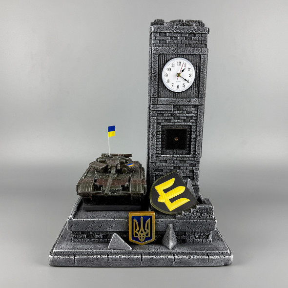 Сувенірний годинник з деталізованим танком "Т-64 БВ" | Декор для робочого столу