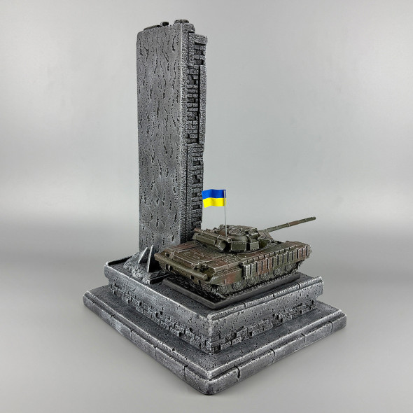 Сувенірний годинник з деталізованим танком "Т-64 БВ" | Декор для робочого столу