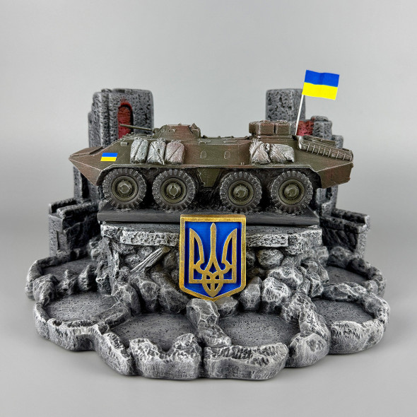 Сувенірний набір штоф з гербом України "БТР-70" (без посуду) | Підставка для чарок та пляшки