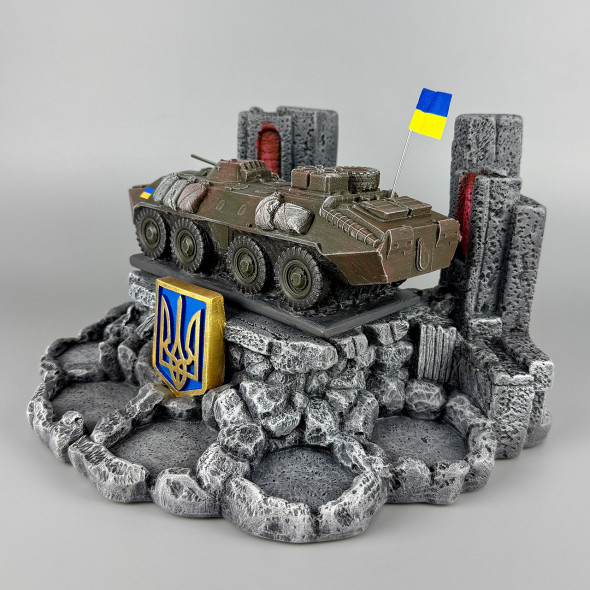 Сувенірний набір штоф з гербом України "БТР-70" (без посуду) | Підставка для чарок та пляшки