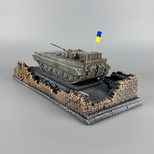 Оригінальний подарунок статуетка "БМП-2" | Подарунок для колекціонера
