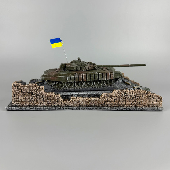 Сувенір танк статуетка "Т-72Б №2" з гіпсу ручної роботи | Подарунок для батька, сина, чоловіка