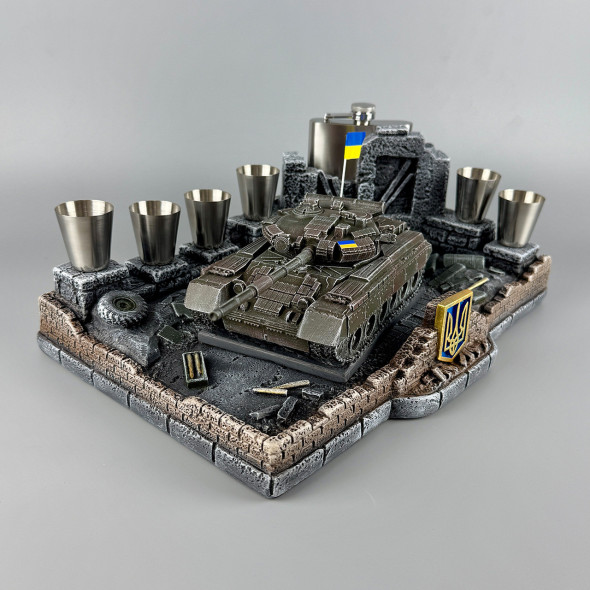 Подарунковий набір для горілки з танком "Т-80" фляга + стопки | Подарунок для дідуся