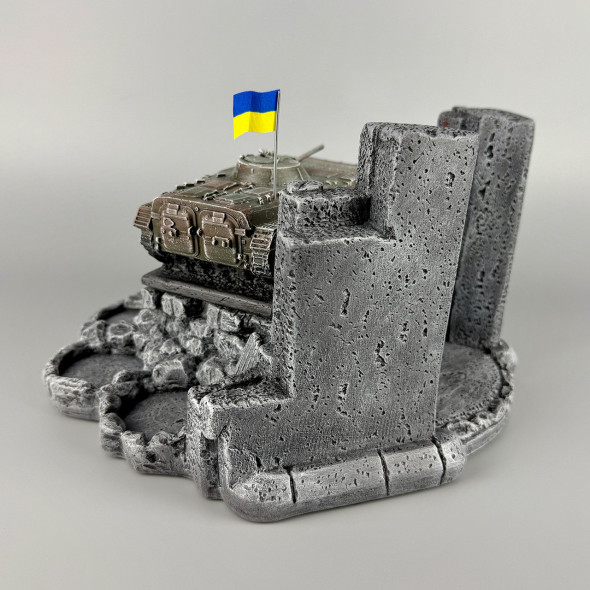 Штоф сувенірний з детально виконаним "БМП-1" (без посуду) | Підставка для пляшки та стопок