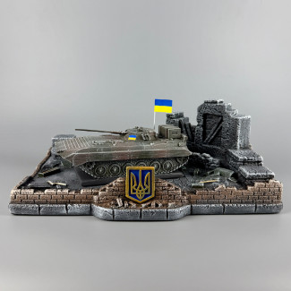 Сувенірний набір штоф з прапором України "БМП-2" (без посуду) | Декоративна підставка для для стопок