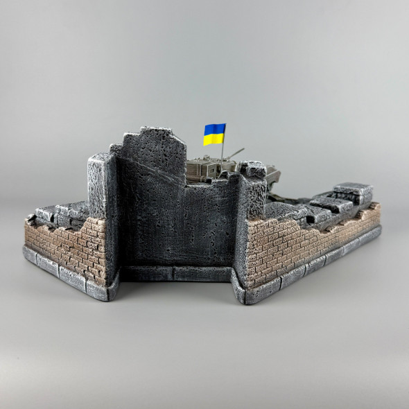 Сувенірний набір штоф з прапором України "БМП-2" (без посуду) | Декоративна підставка для для стопок