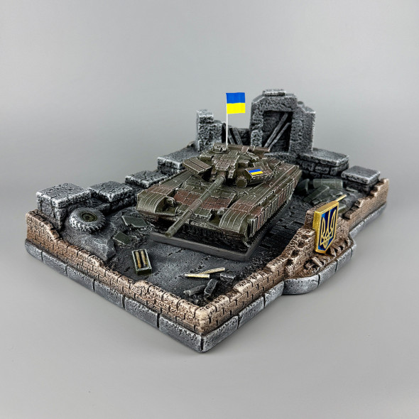Штоф-підставка з танком "Т-64 БВ" сувенір ручна робота (без посуду) | Символічний подарунок