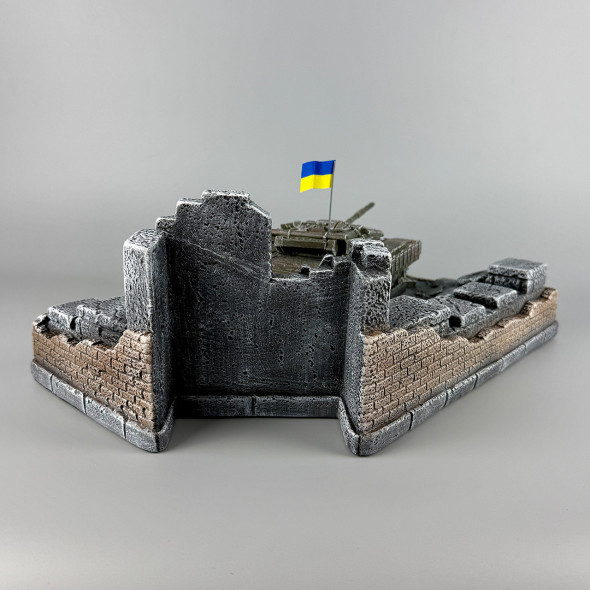 Штоф-підставка з танком "Т-64 БВ" сувенір ручна робота (без посуду) | Символічний подарунок