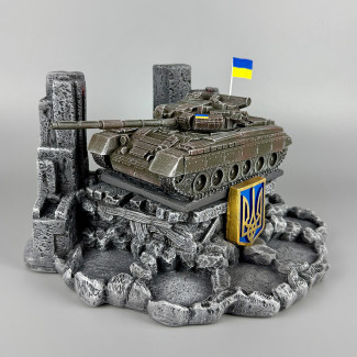 Штоф сувенірний з детально виконаним танком ручної роботи "Т-80" | Підставка для стопок та фляги
